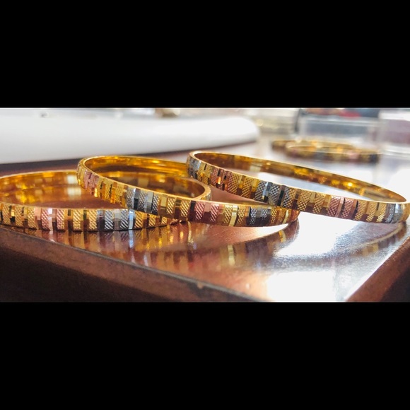 NWOT gold bangles - Picture 3 of 4